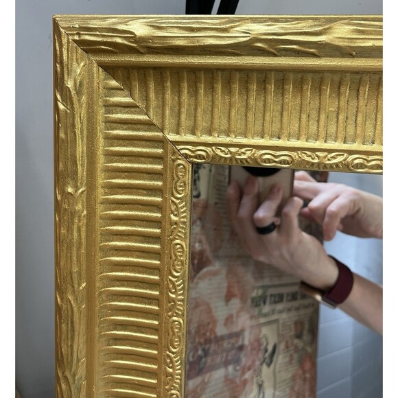 VTG Ornate Gold Tone Gallery Wall Mirror Hollywood Regency Wood 16x13.75in - Picture 3 of 9